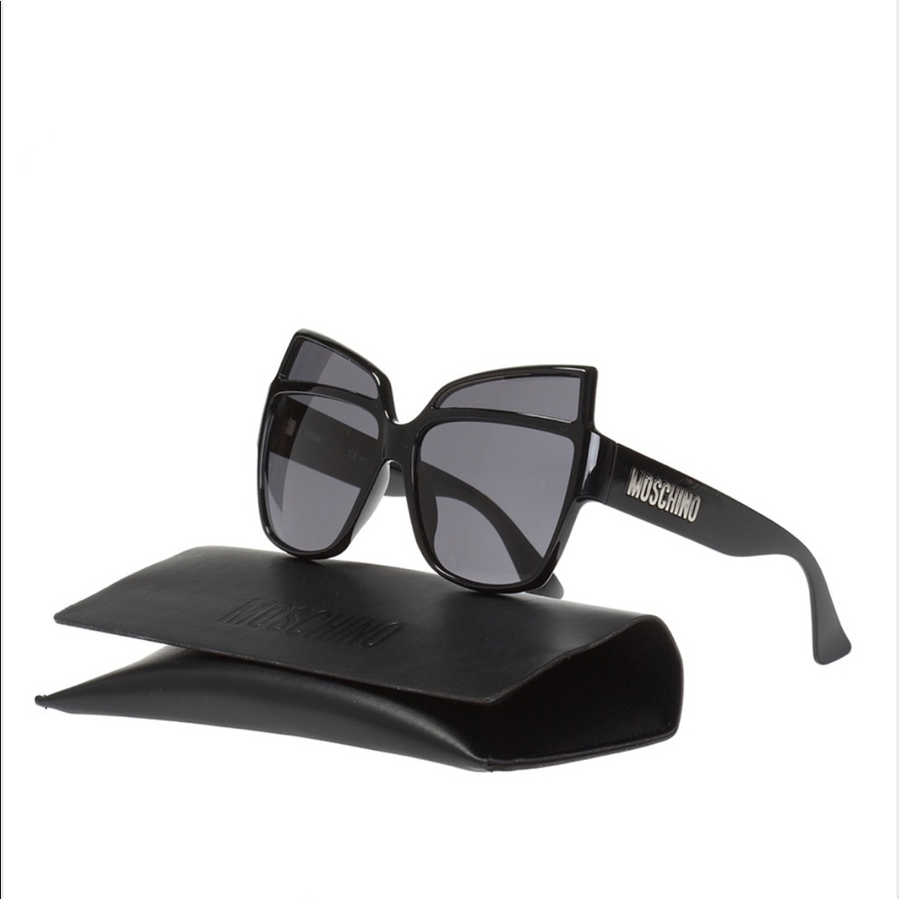 Moschino sunglasses model Moss. Brand new, with original case
